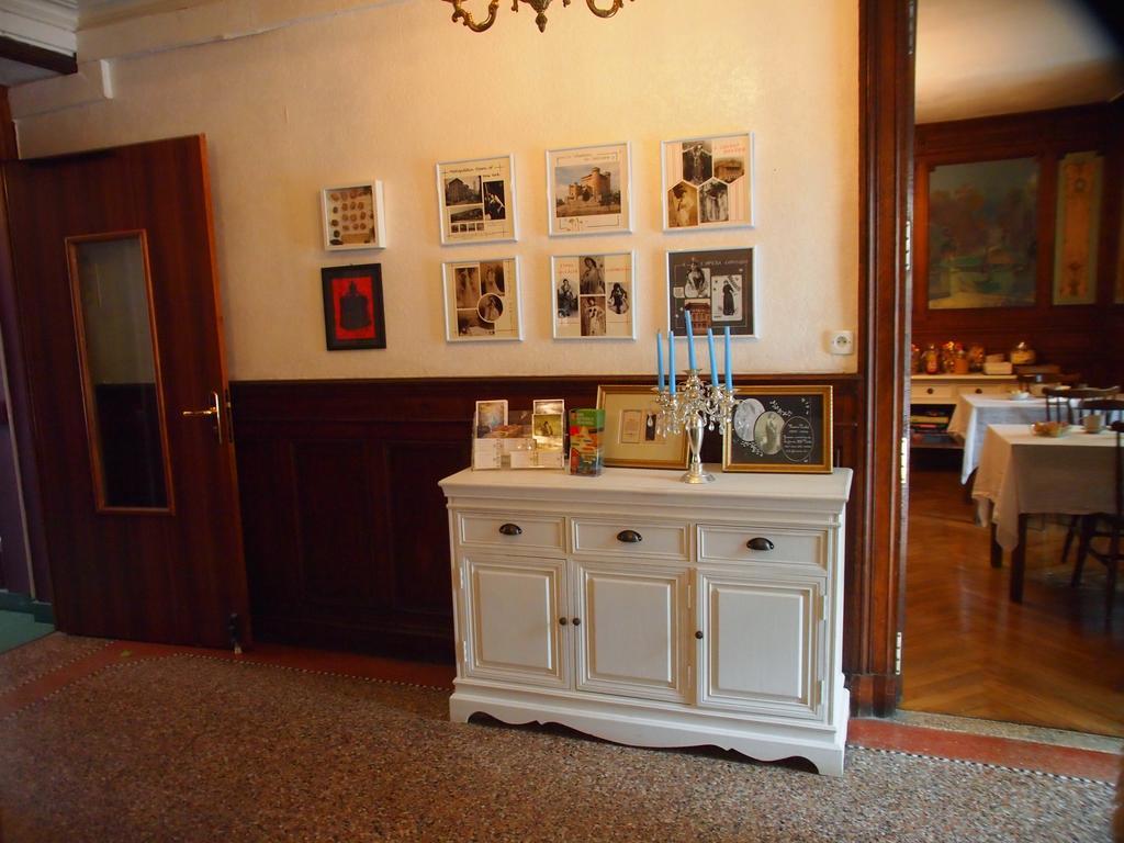 Hotel Emma Calve Millau Zewnętrze zdjęcie