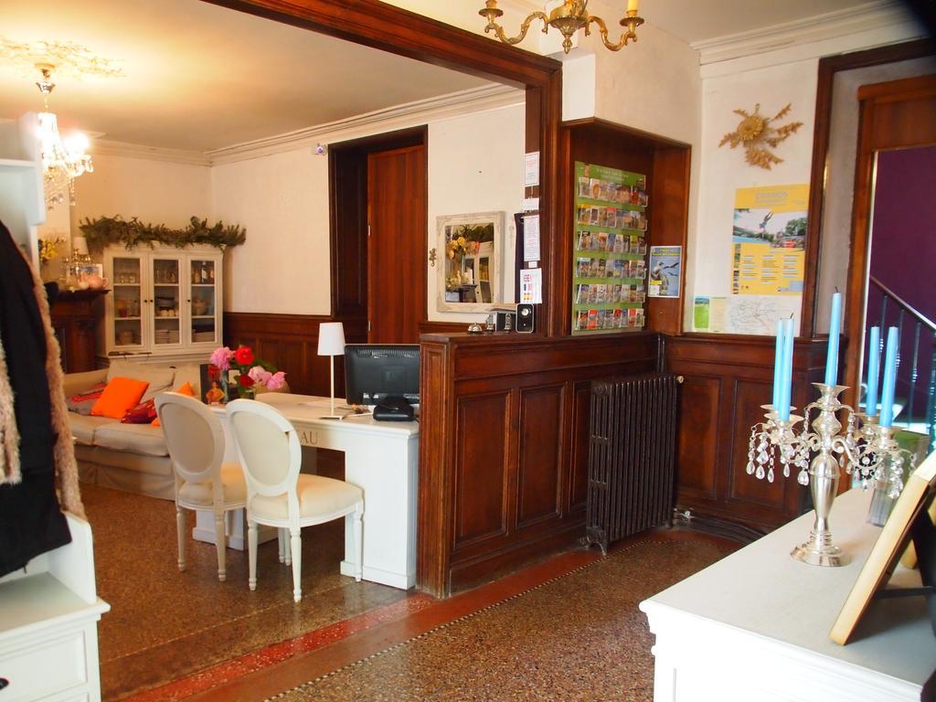 Hotel Emma Calve Millau Zewnętrze zdjęcie