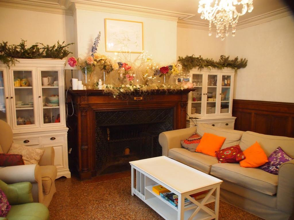 Hotel Emma Calve Millau Zewnętrze zdjęcie