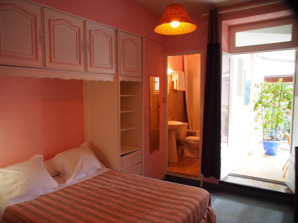 Hotel Emma Calve Millau Pokój zdjęcie