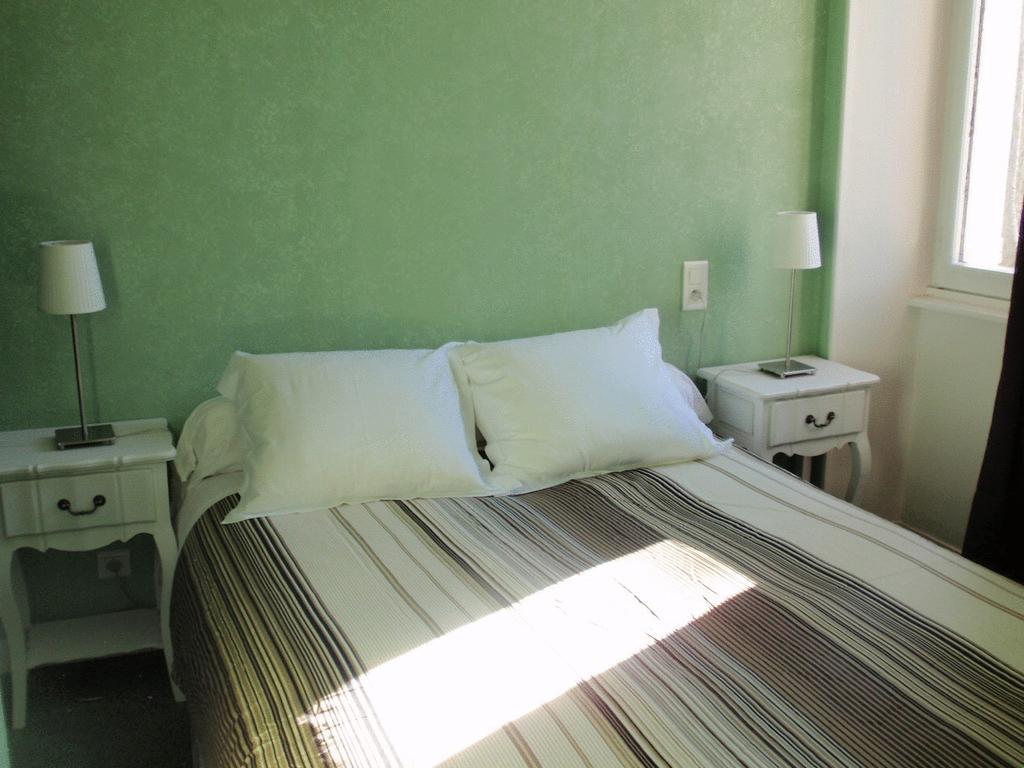 Hotel Emma Calve Millau Pokój zdjęcie