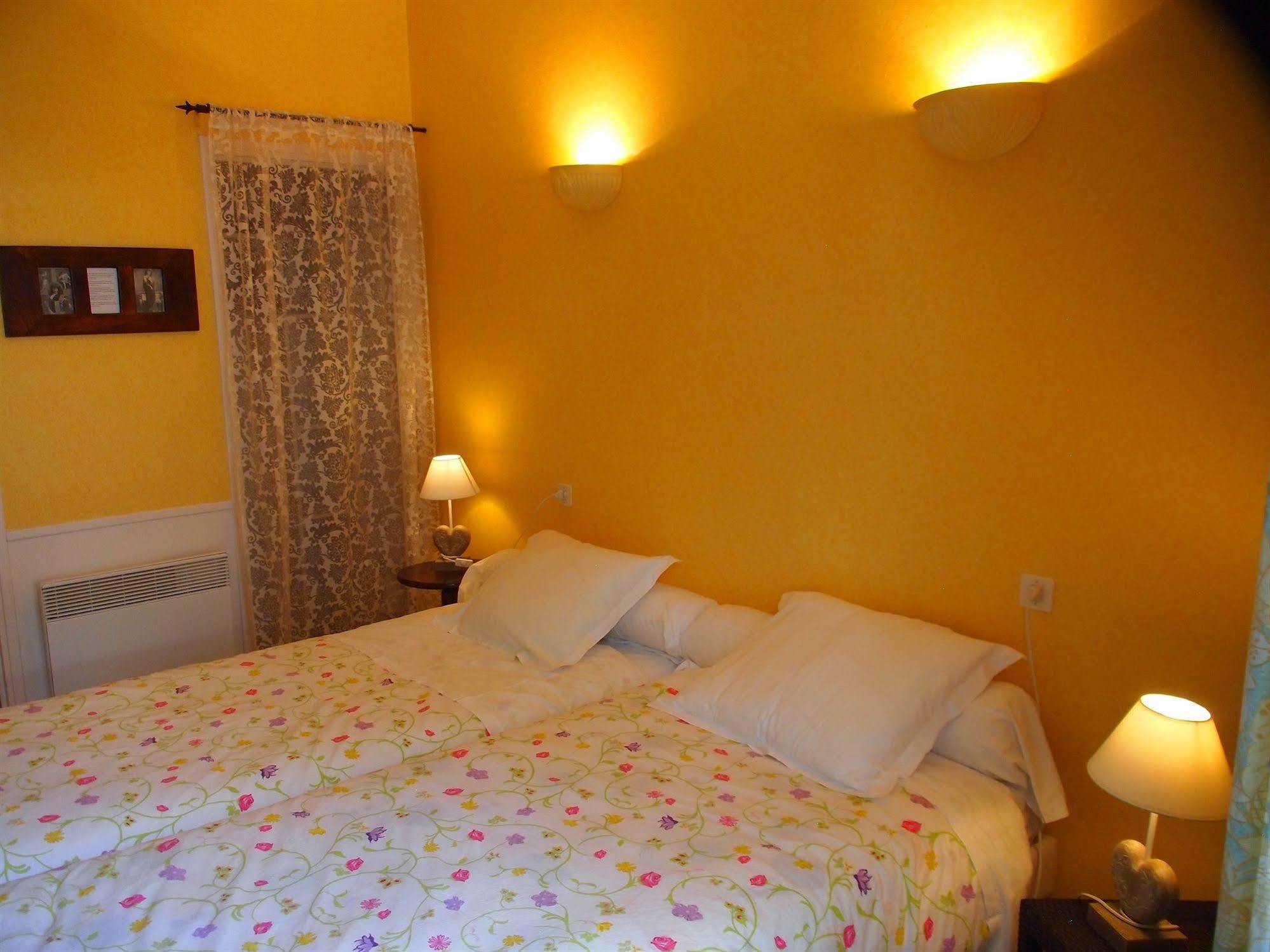 Hotel Emma Calve Millau Zewnętrze zdjęcie