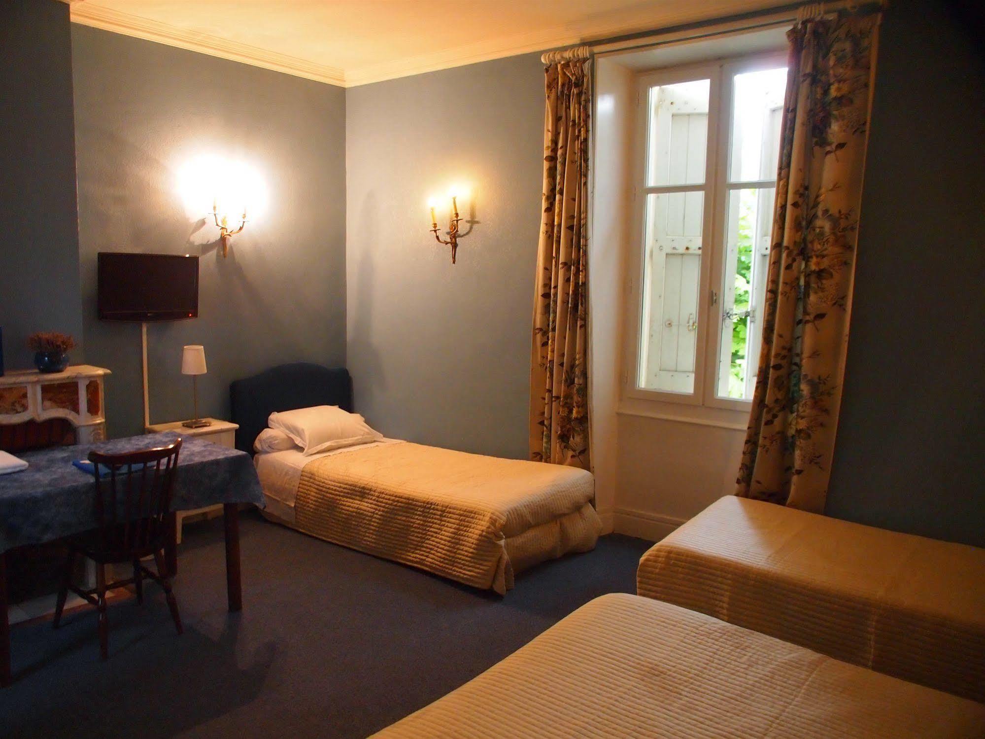 Hotel Emma Calve Millau Zewnętrze zdjęcie