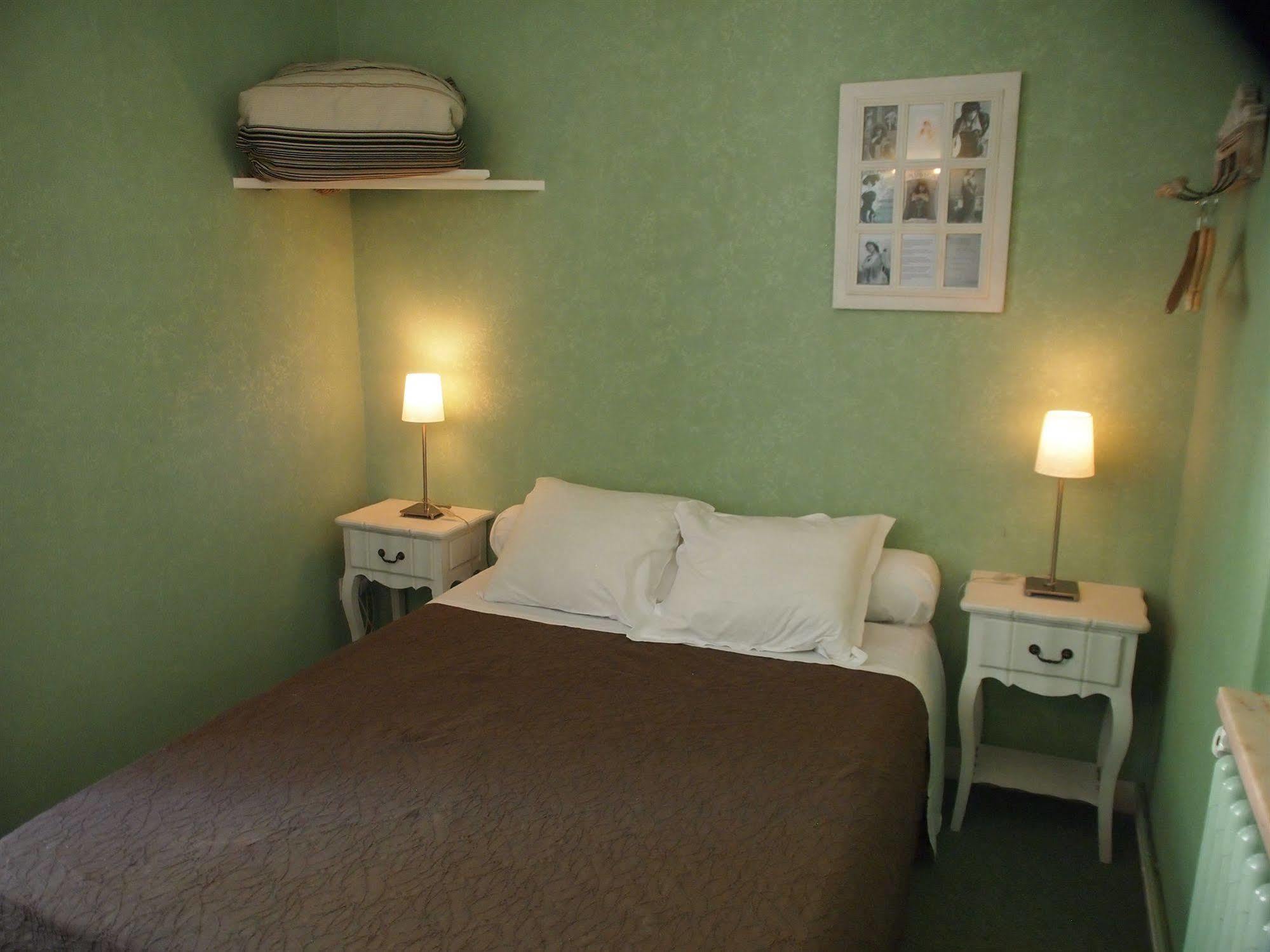 Hotel Emma Calve Millau Zewnętrze zdjęcie
