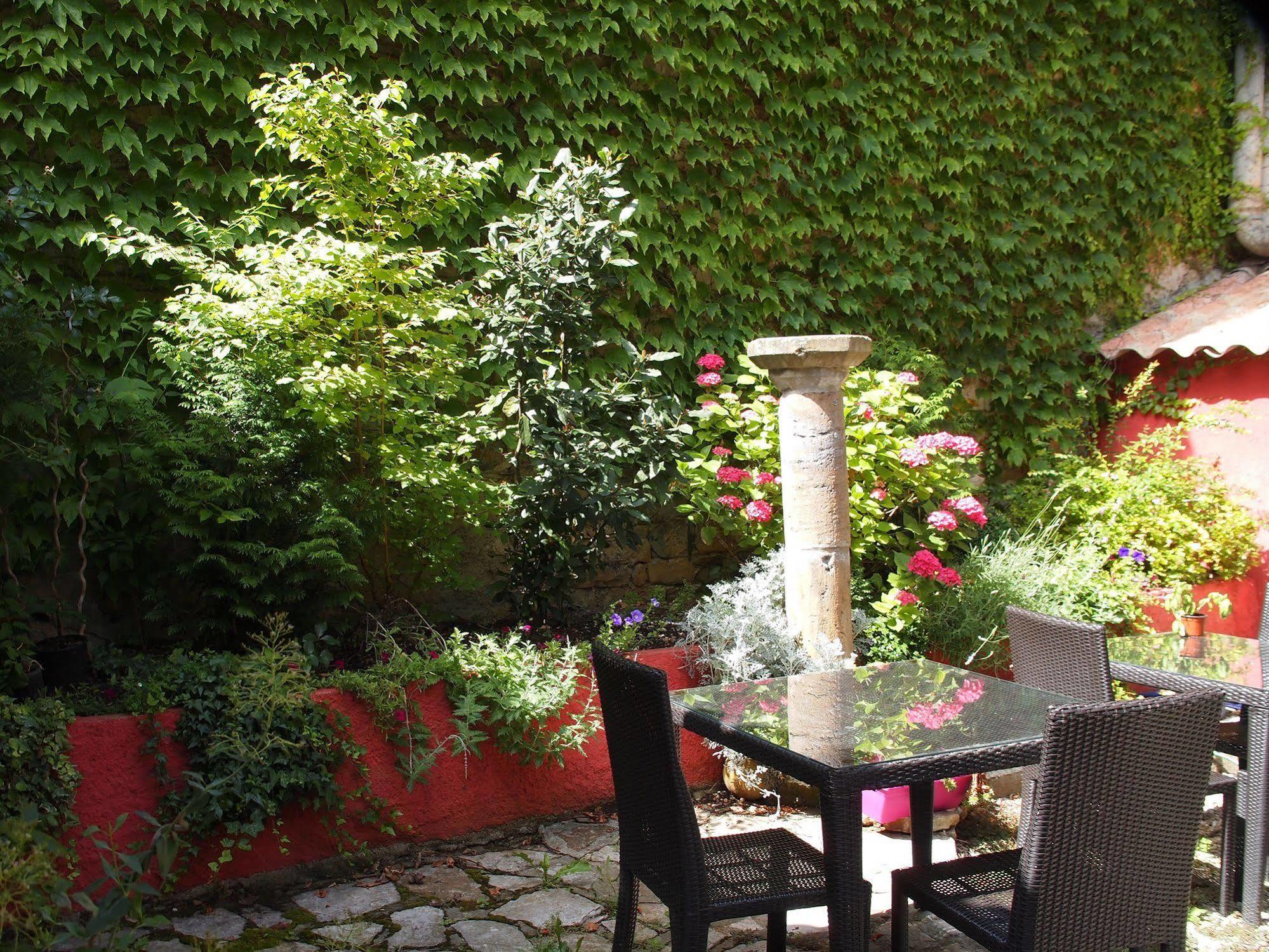 Hotel Emma Calve Millau Zewnętrze zdjęcie